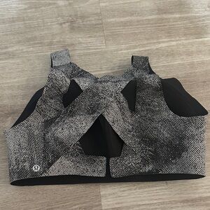 Lululemon Enlite sports bra 36DD